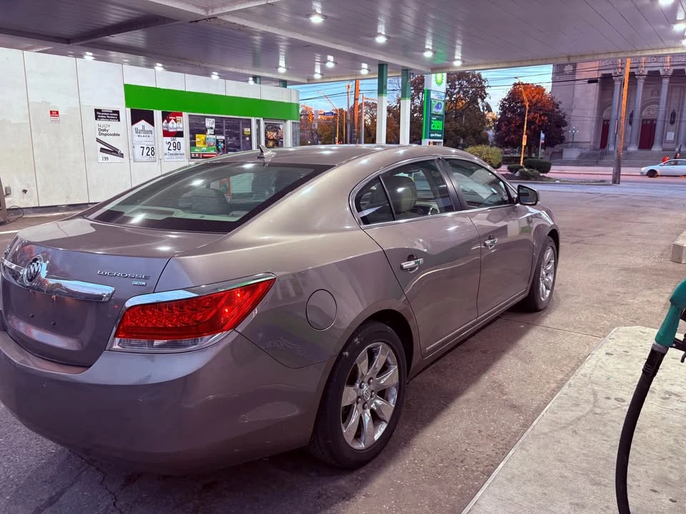 2010 Buick LaCrosse - Image 3 of 3