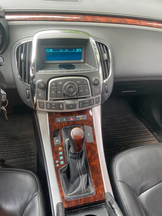 2010 Buick LaCrosse - Image 12 of 15