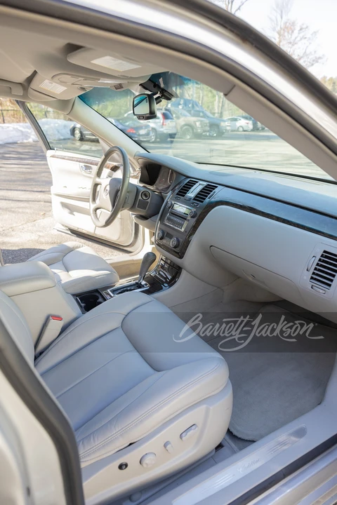 2010 Cadillac DTS - Image 5 of 17