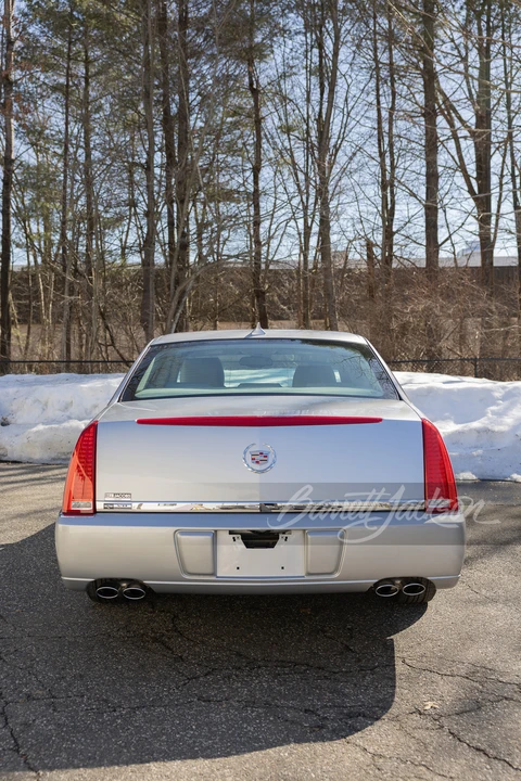 2010 Cadillac DTS - Image 7 of 17