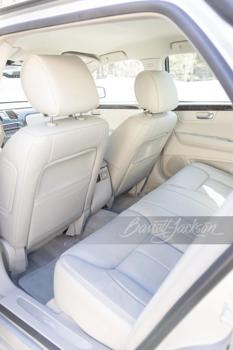2010 Cadillac DTS - Image 14 of 17