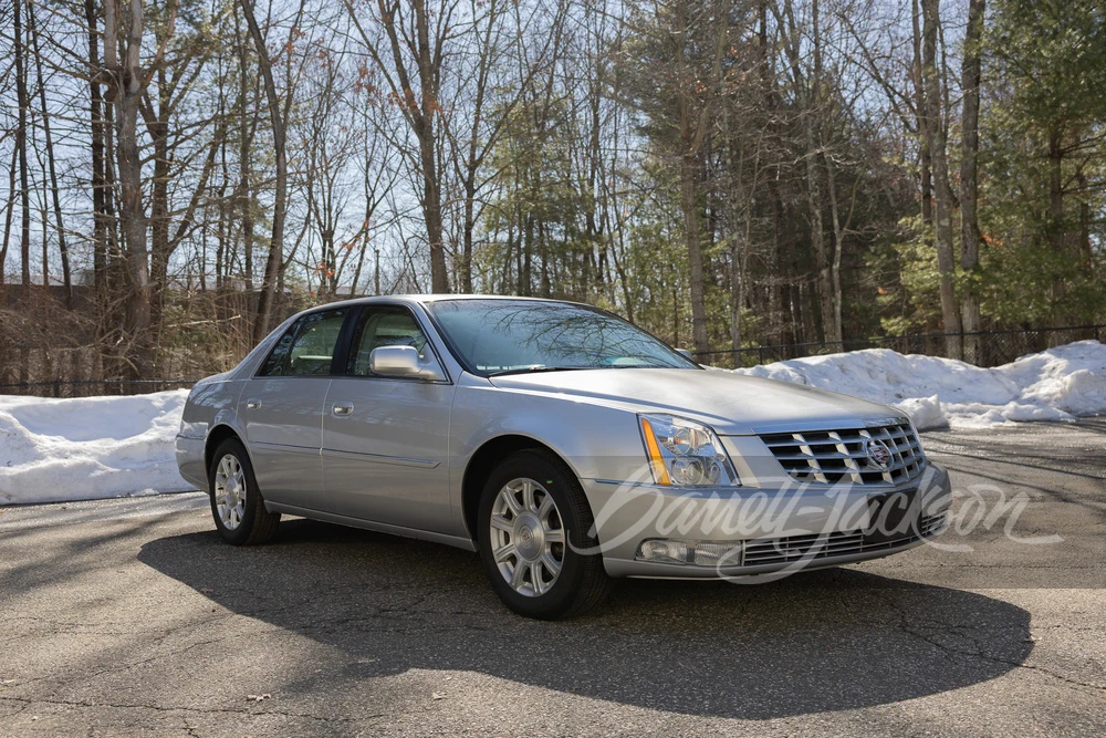 2010 Cadillac DTS - Image 15 of 17