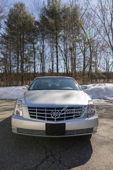2010 Cadillac DTS - Image 16 of 17