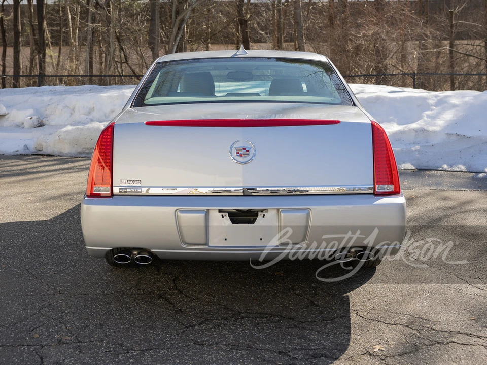 2010 Cadillac DTS - Image 2 of 17
