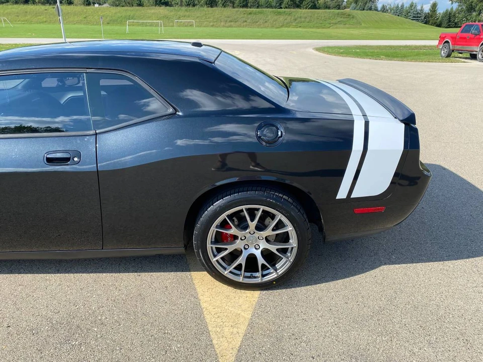 2010 Dodge Challenger 3rd Gen - Image 4 of 22
