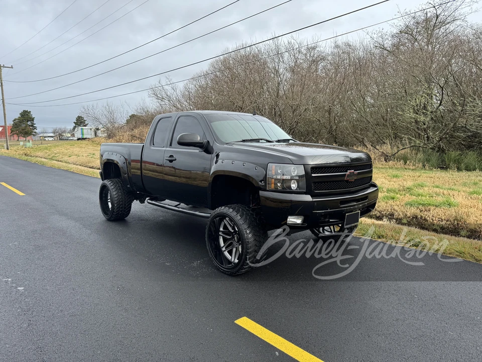 2010 Chevrolet Silverado 2nd Gen - Image 5 of 31