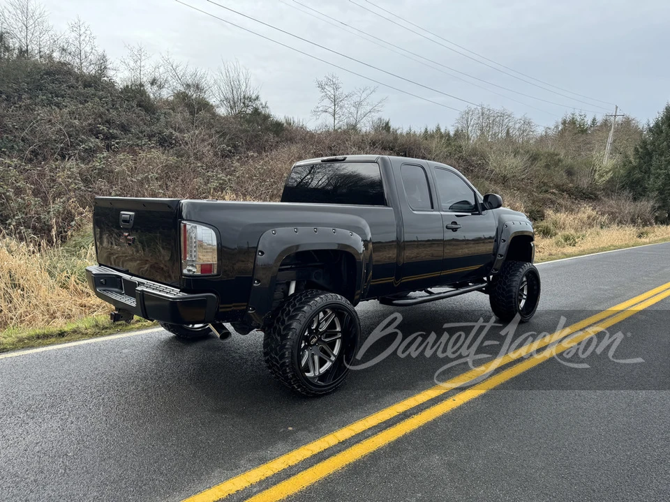 2010 Chevrolet Silverado 2nd Gen - Image 2 of 31