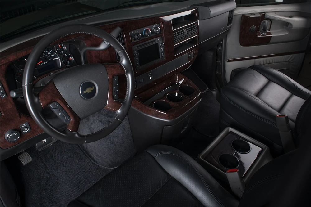 2010 Chevrolet Express - Image 4 of 7