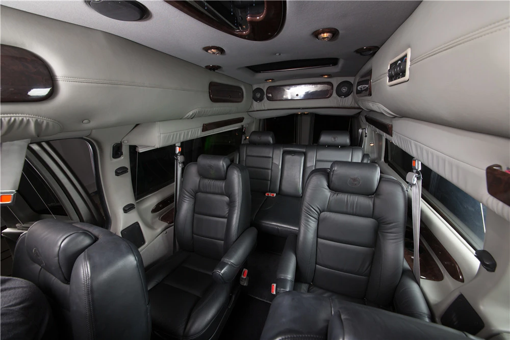 2010 Chevrolet Express - Image 5 of 7