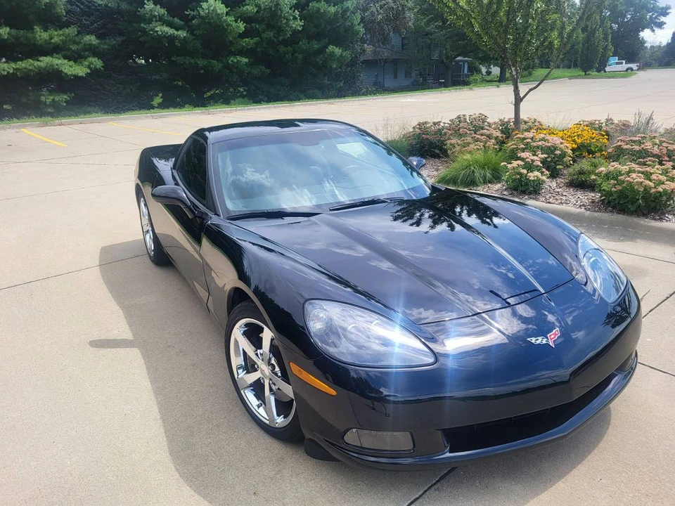 2010 Chevrolet Corvette C6 - Image 2 of 17