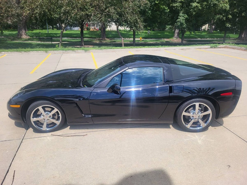 2010 Chevrolet Corvette C6 - Image 5 of 17