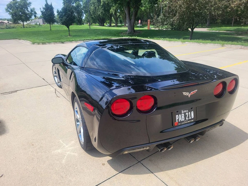 2010 Chevrolet Corvette C6 - Image 6 of 17