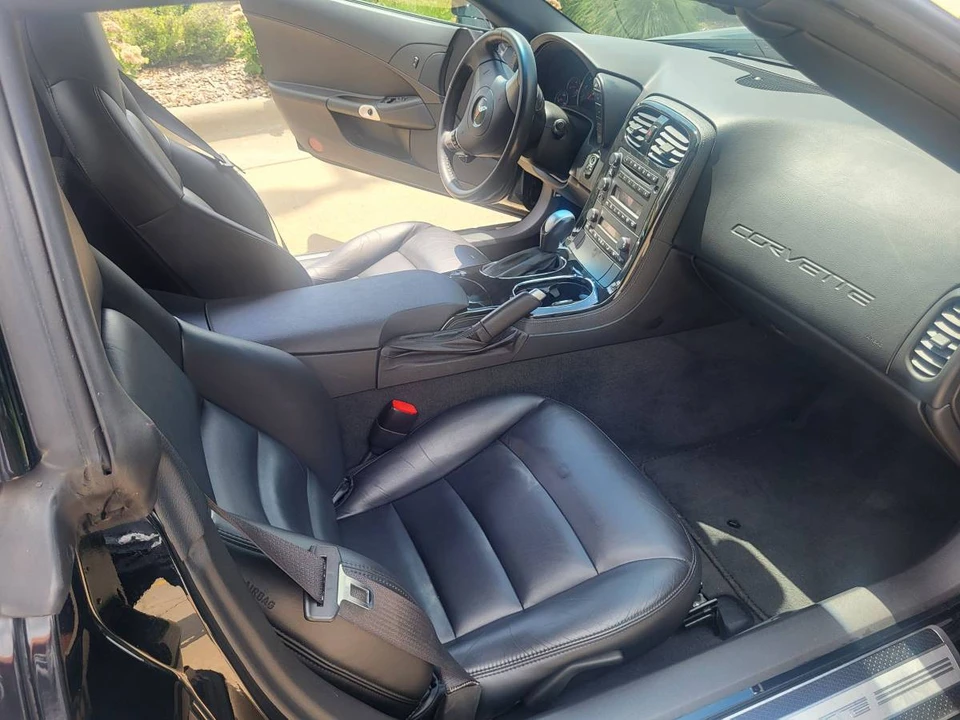 2010 Chevrolet Corvette C6 - Image 11 of 17