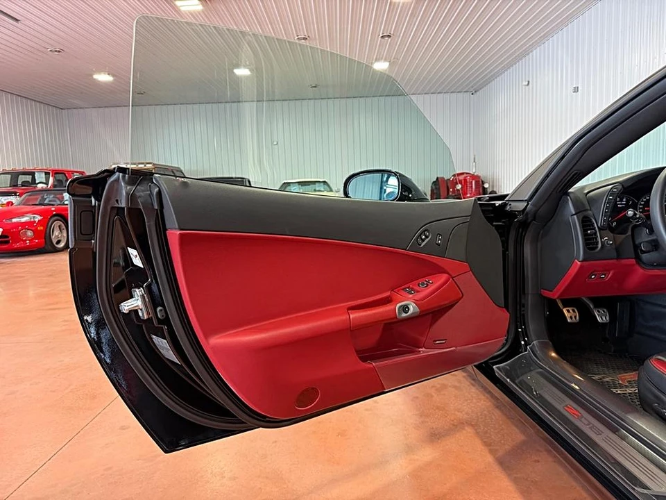 2010 Chevrolet Corvette C6 Z06 - Image 18 of 31
