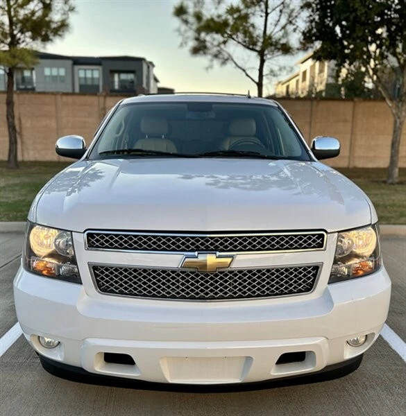 2010 Chevrolet Tahoe 3rd Gen - Image 2 of 4