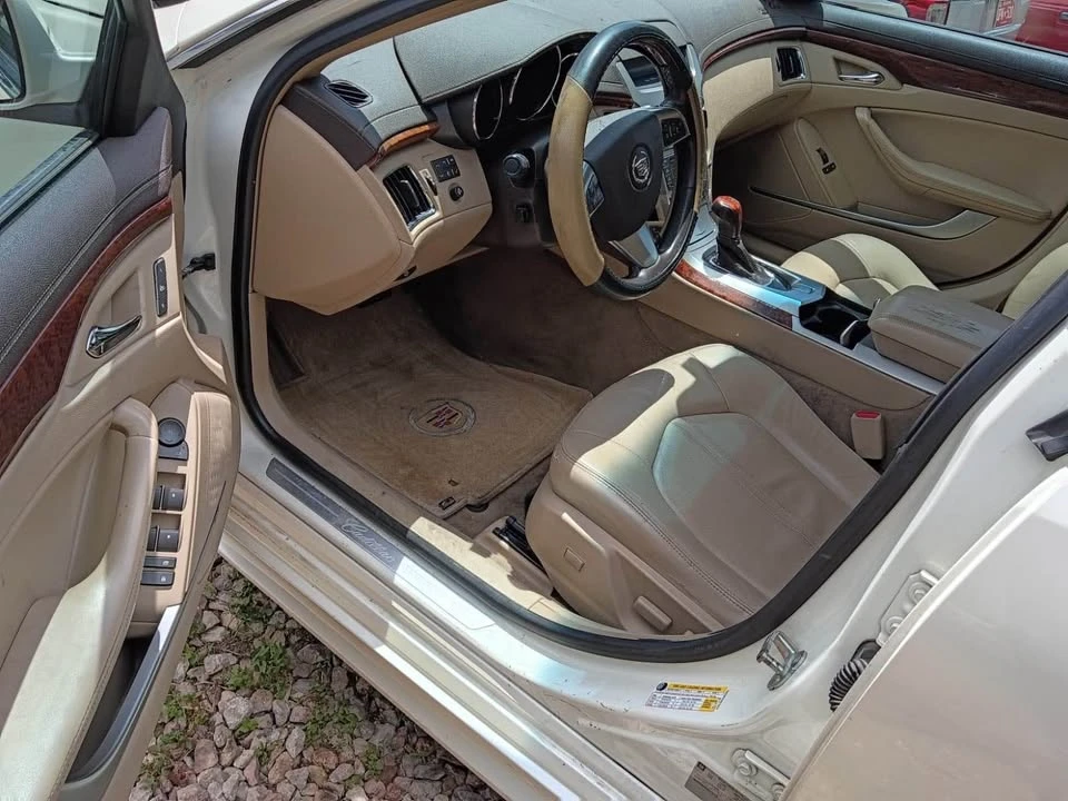 2010 Cadillac CT4 - Image 5 of 15