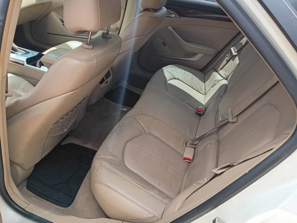 2010 Cadillac CT4 - Image 8 of 15