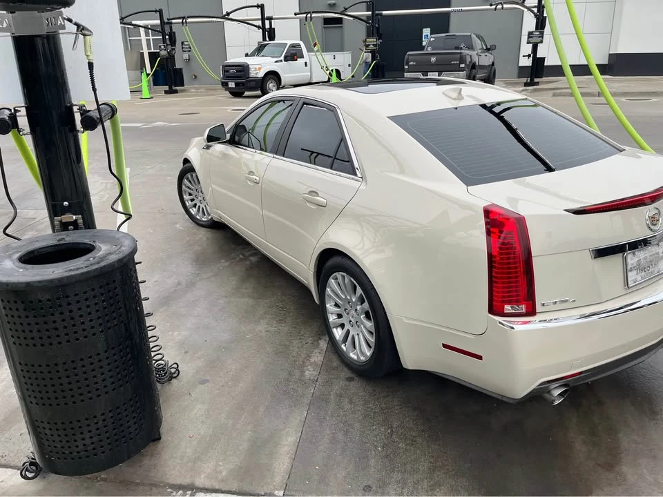 2010 Cadillac CT4 - Image 10 of 12