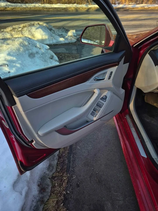 2010 Cadillac CTS 2nd Gen - Image 9 of 12