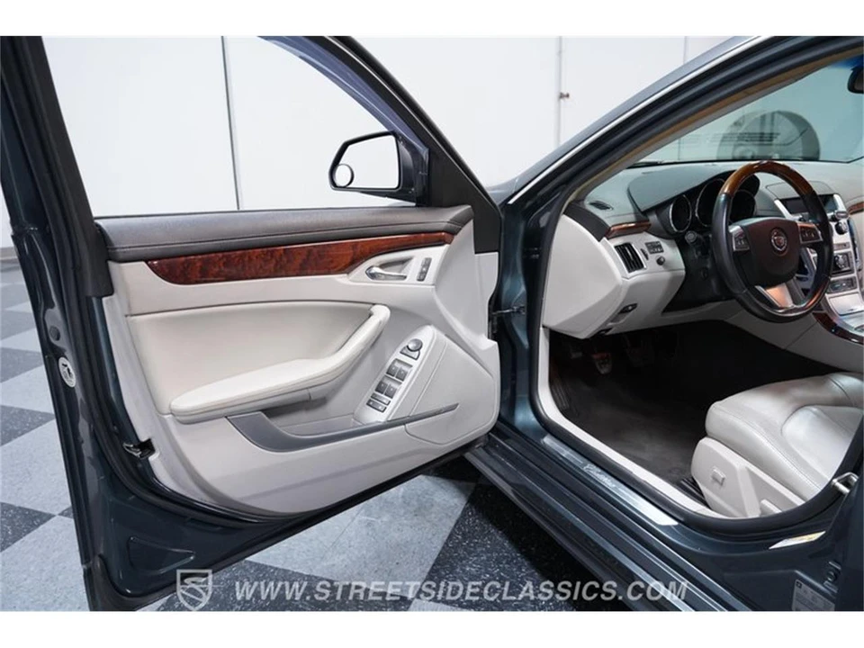 2010 Cadillac CTS 2nd Gen - Image 28 of 31
