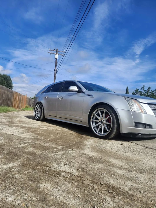 2010 Cadillac CTS 2nd Gen - Image 2 of 9