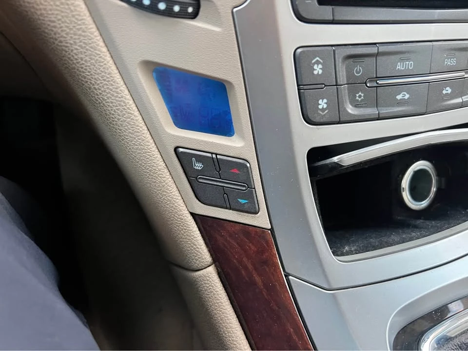 2010 Cadillac CTS 2nd Gen - Image 9 of 12