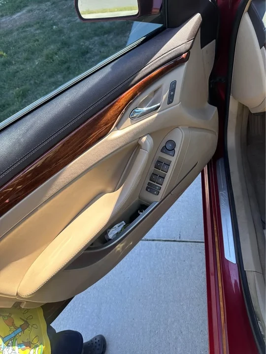 2010 Cadillac CTS 2nd Gen - Image 5 of 8