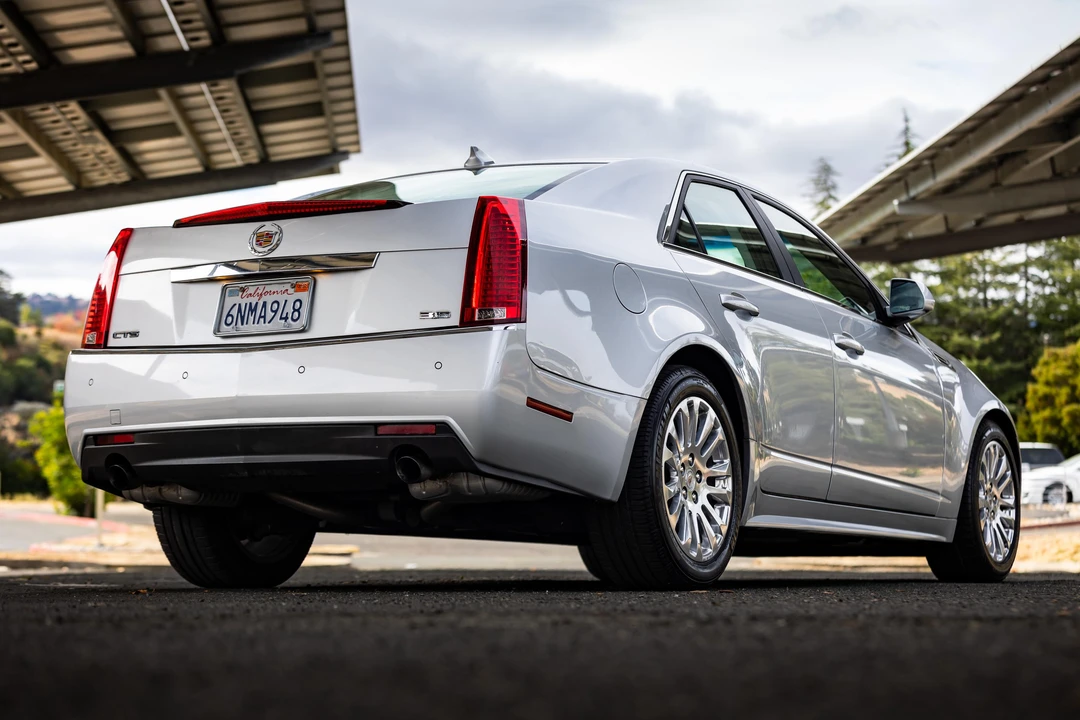2010 Cadillac CTS 2nd Gen - Image 25 of 31