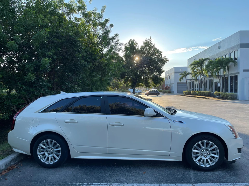 2010 Cadillac CTS 2nd Gen - Image 25 of 31