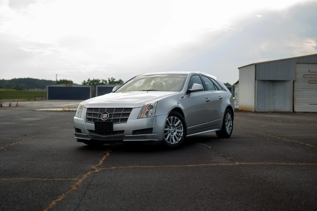 2010 Cadillac CTS 2nd Gen - Image 2 of 31