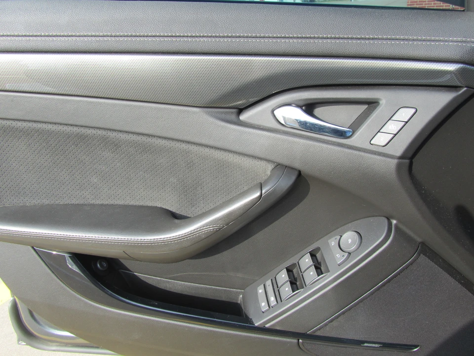 2010 Cadillac CTS-V 2nd Gen - Image 12 of 15