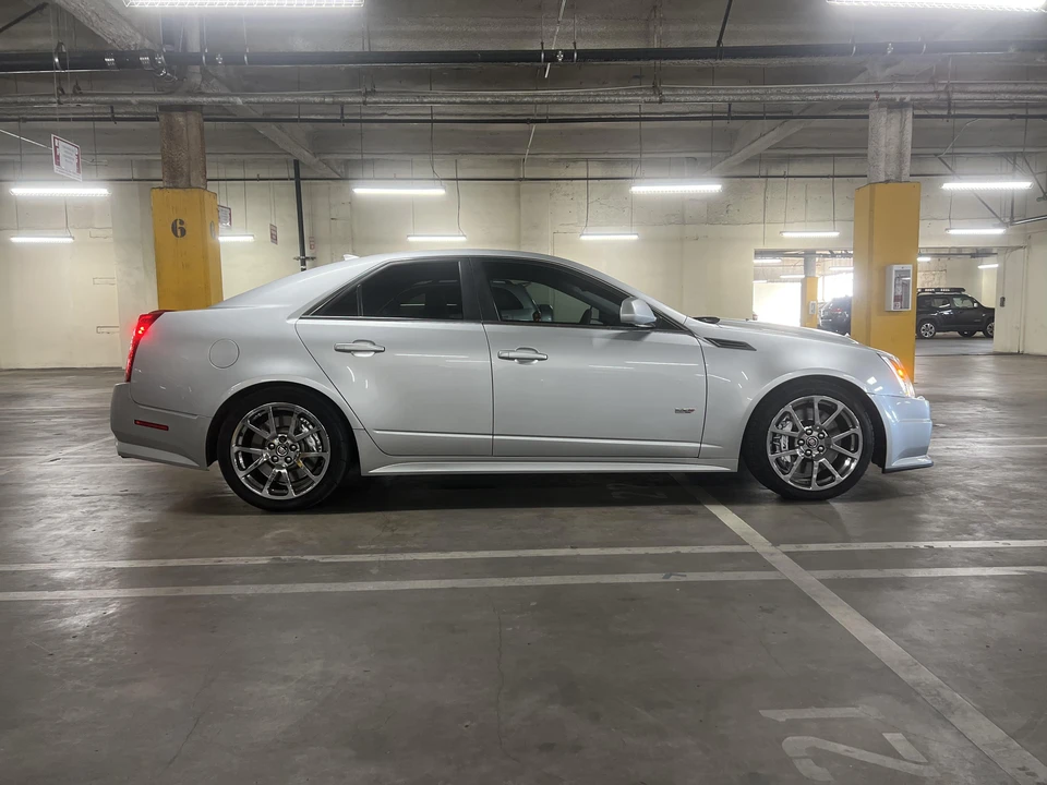 2010 Cadillac CTS-V 2nd Gen - Image 24 of 31