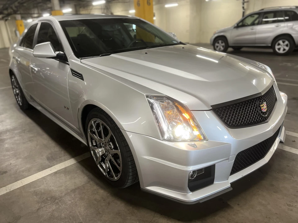 2010 Cadillac CTS-V 2nd Gen - Image 28 of 31