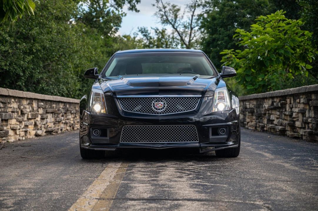 2010 Cadillac CTS-V 2nd Gen - Image 25 of 31
