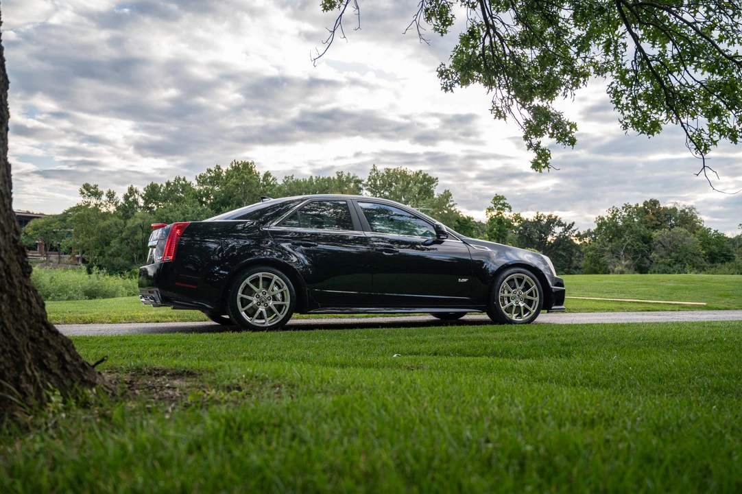 2010 Cadillac CTS-V 2nd Gen - Image 21 of 31