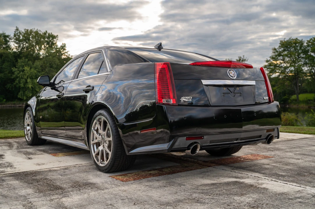 2010 Cadillac CTS-V 2nd Gen - Image 9 of 31