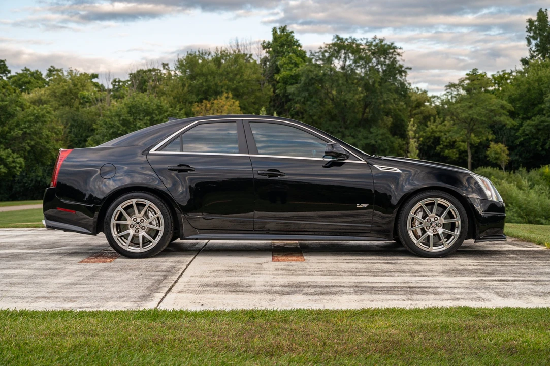 2010 Cadillac CTS-V 2nd Gen - Image 12 of 31