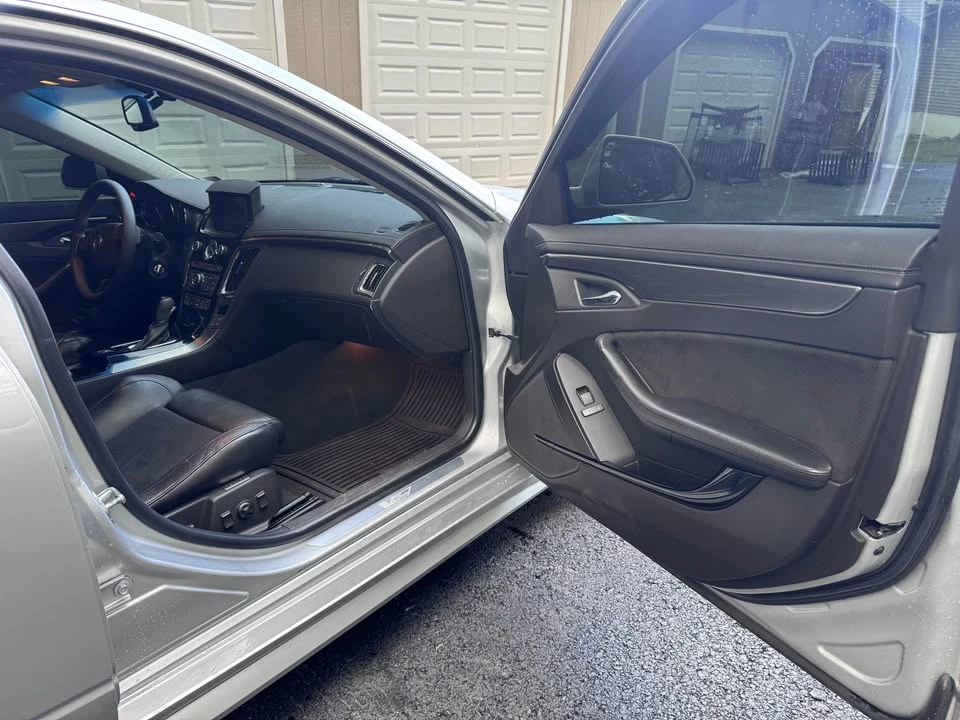 2010 Cadillac CTS-V 2nd Gen - Image 12 of 15