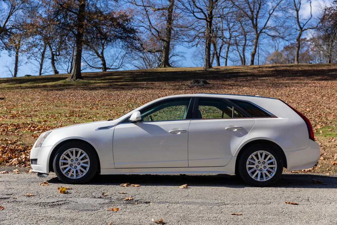 2010 Cadillac CTS 2nd Gen - Image 5 of 31