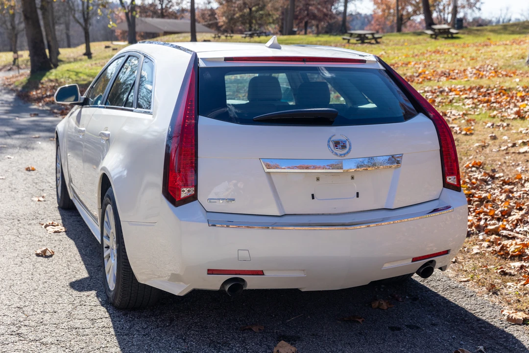 2010 Cadillac CTS 2nd Gen - Image 9 of 31