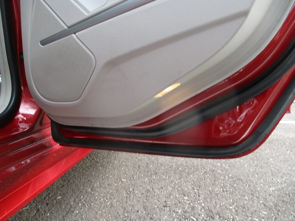 2010 Cadillac CTS 2nd Gen - Image 16 of 31
