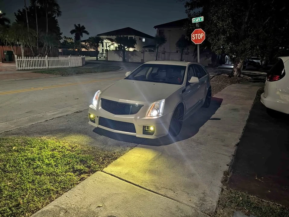 2010 Cadillac CTS 2nd Gen - Image 2 of 5