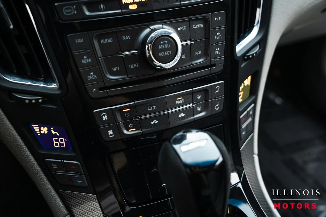 2010 Cadillac CTS-V 2nd Gen - Image 25 of 31