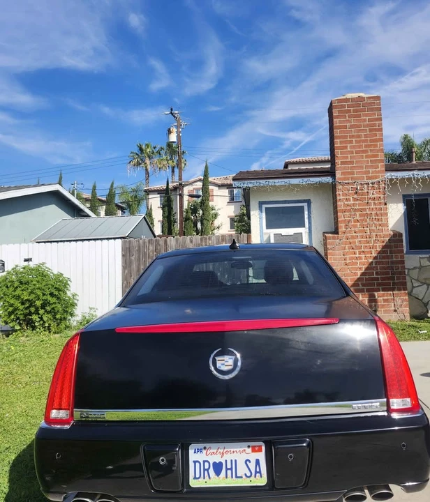 2010 Cadillac DTS - Image 6 of 8
