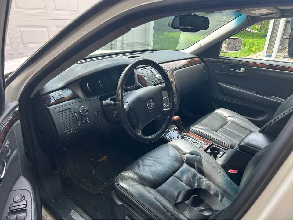 2010 Cadillac DTS - Image 3 of 5