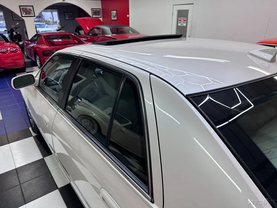 2010 Cadillac DTS - Image 18 of 21