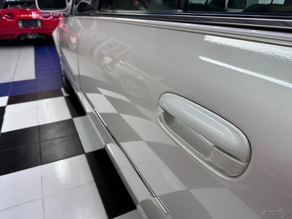 2010 Cadillac DTS - Image 17 of 21
