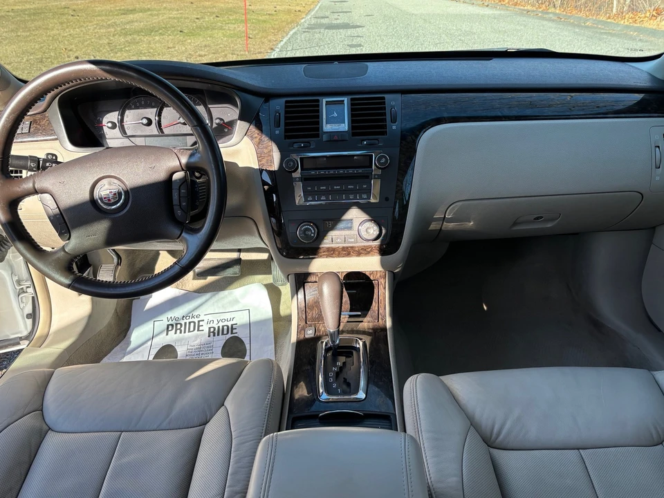 2010 Cadillac DTS - Image 11 of 20