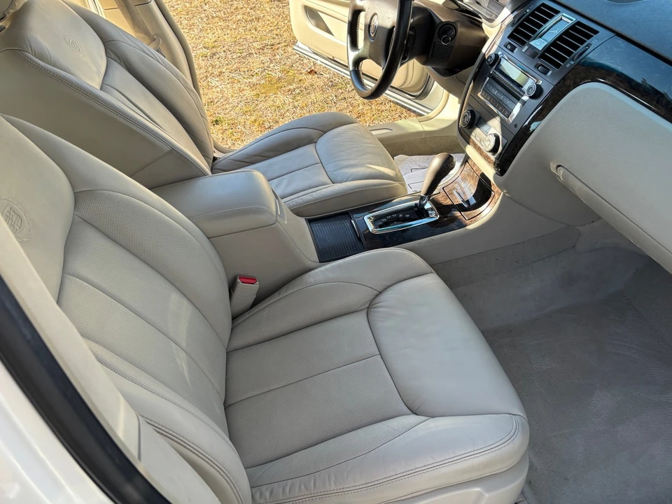 2010 Cadillac DTS - Image 12 of 20