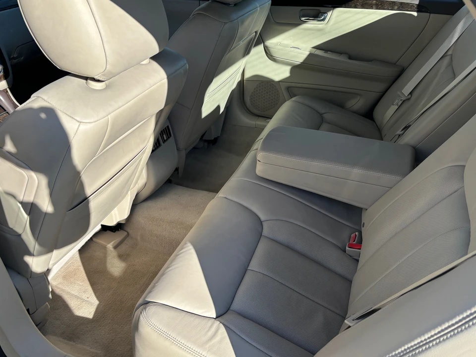 2010 Cadillac DTS - Image 15 of 20